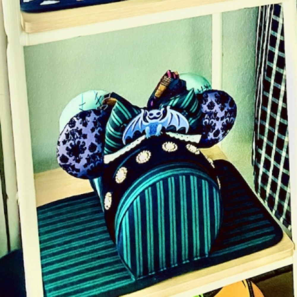 New! Mouse Ear Headband Display.